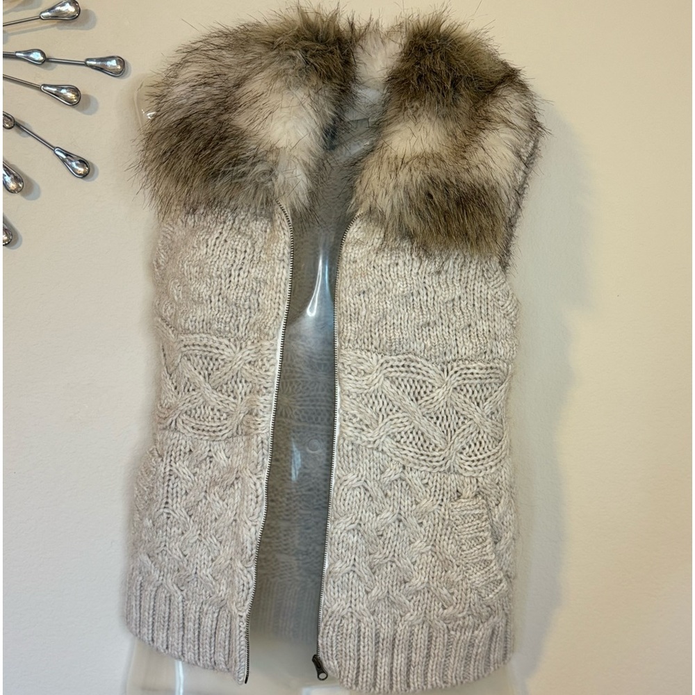 LOFT WOMENS CHUNKY CABLE KNIT FULL ZIPPER VEST FAUX FUR SMALL PETITE NWT - Picture 7 of 7